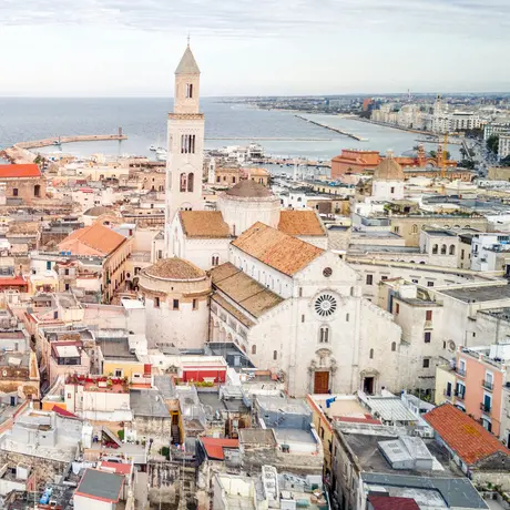 BARI, ANDRIA E TRANI: TRA CHIESE ROMANICHE E CASTELLI SVEVI