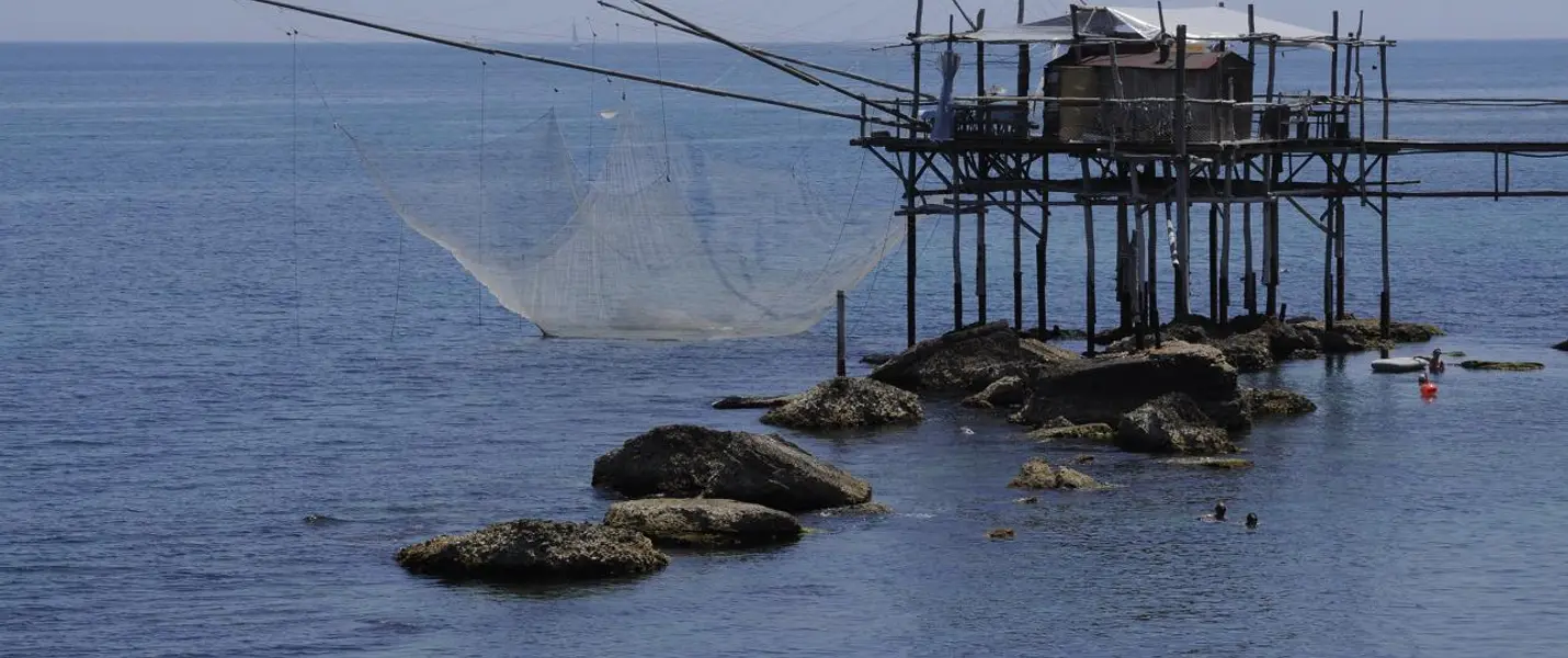 LE ISOLE TREMITI, PUNTA  ADERCI E I TRABOCCHI