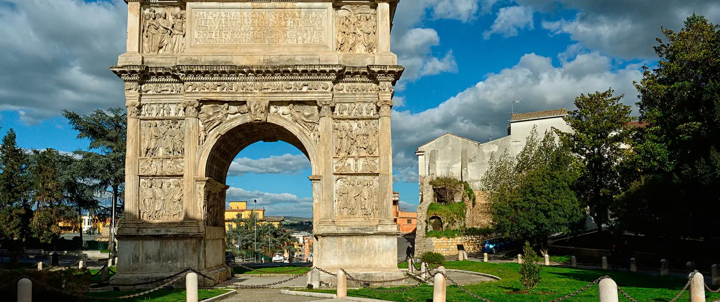 AMALFI, BENEVENTO E SALERNO