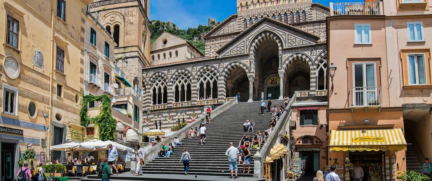 AMALFI, BENEVENTO E SALERNO