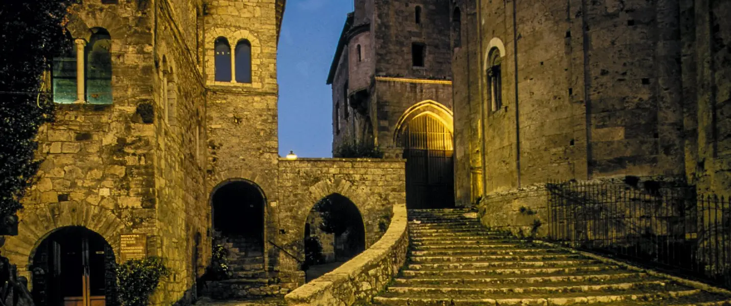 CIOCIARIA  AUTENTICA, DA ANAGNI AD ALATRI