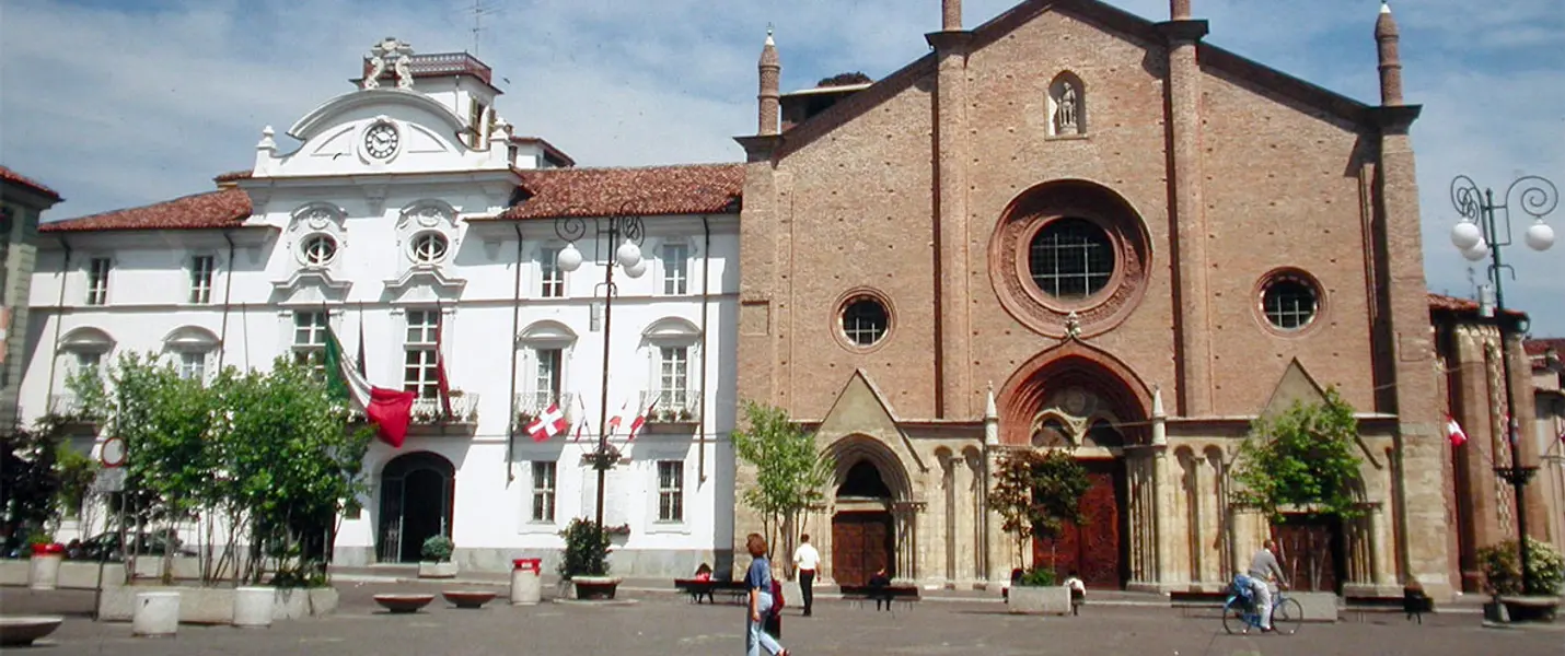 PIEMONTE TRA CANTINE E CASTELLI