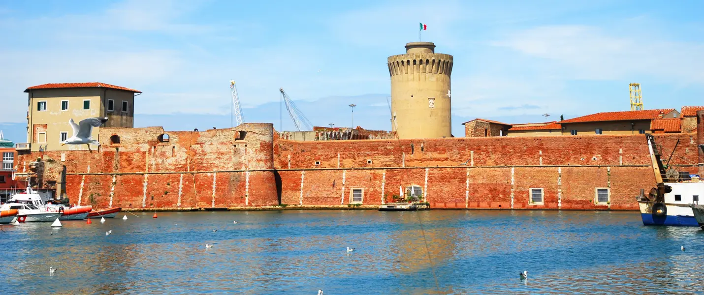 LIVORNO: LE FORTEZZE, I FOSSI E LA TERRAZZA