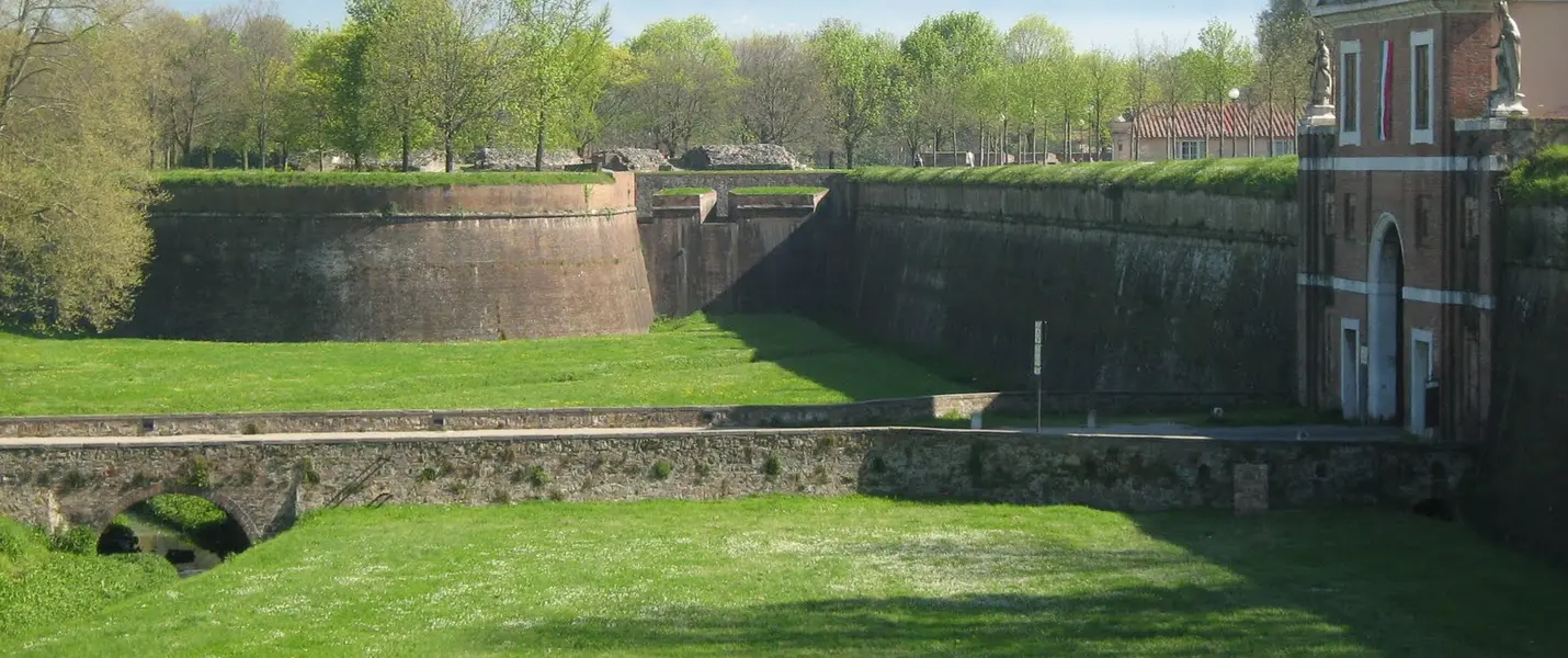 LUCCA LA CITTA FORTEZZA